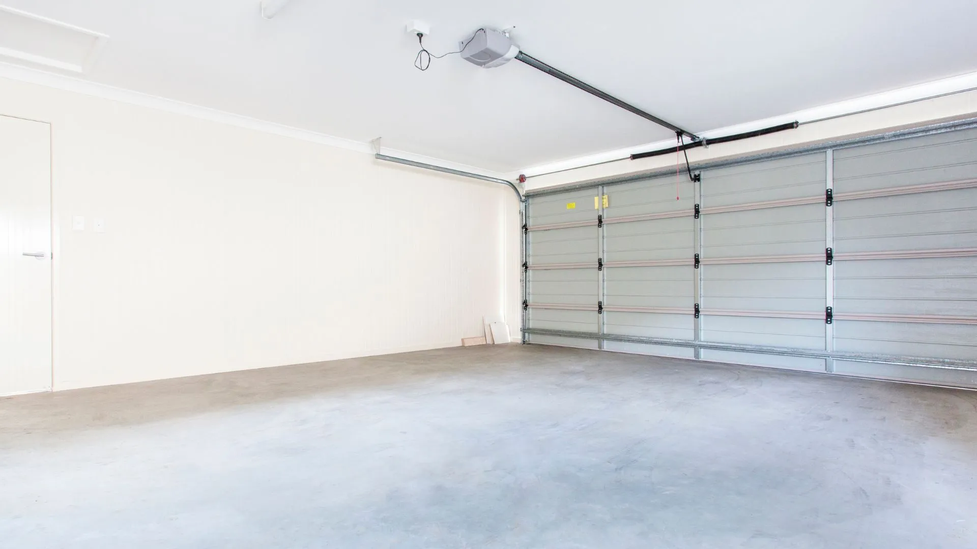 Lake County garage door installation example